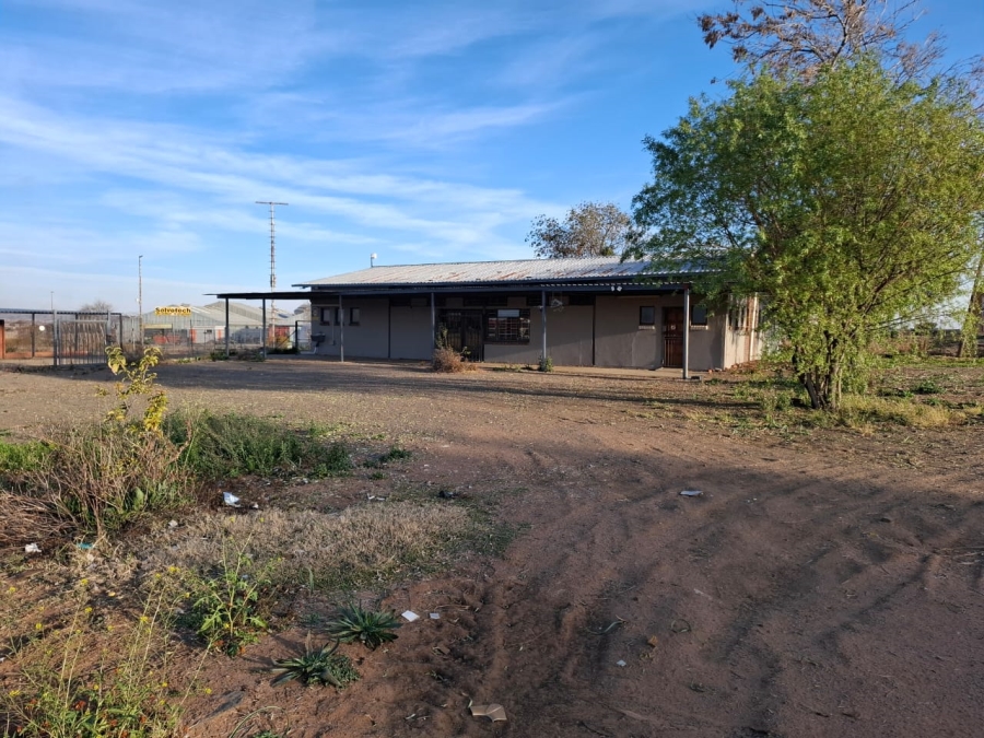 To Let Commercial Property for Rent in Bloemfontein Rural Free State